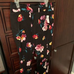 Old Navy Floral Print Pixie Pant